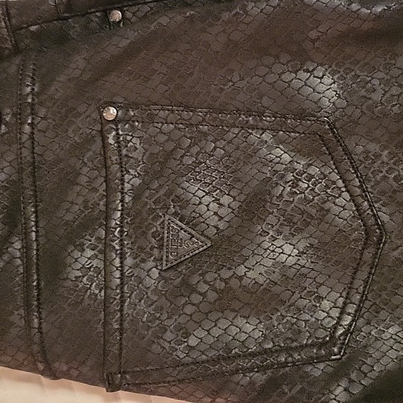 NWT Guess Poison Python Coated Pants - Picture 5 of 6